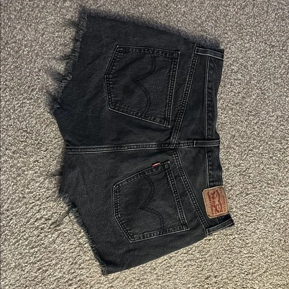 Levi’s 501 black denim shorts size 31 - Picture 3 of 3